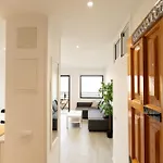 Sunny Vibes With Pool & Ocean Views Apartmán