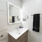 Sunny Vibes With Pool & Ocean Views Apartmán *