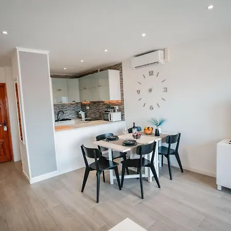 Apartmán Sunny Vibes With Pool & Ocean Views *