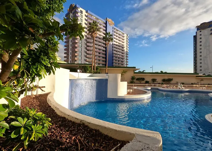 Sunny Vibes With Pool & Ocean Views Lägenhet