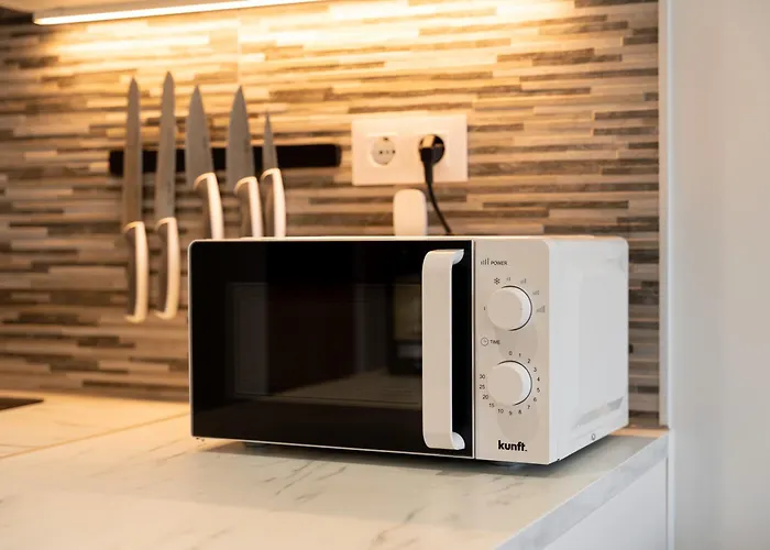 Daire Sunny Vibes With Pool & Ocean Views *