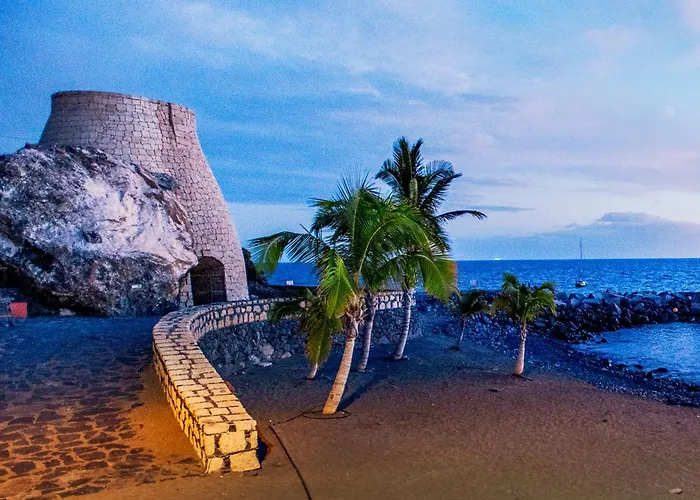 아파트 Sunny Vibes With Pool & Ocean Views