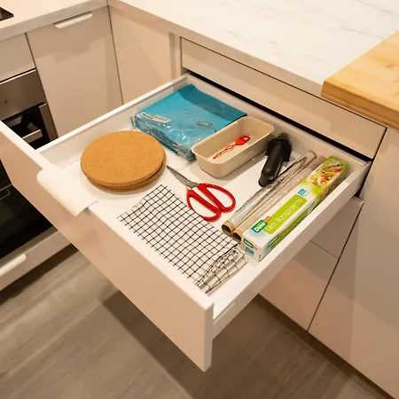 Sunny Vibes With Pool & Ocean Views Apartment